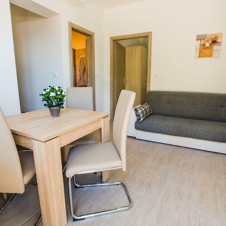 Putnik Apartment Dugi Rat Ngoại thất bức ảnh