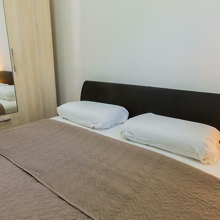 Putnik Apartment Dugi Rat Ngoại thất bức ảnh